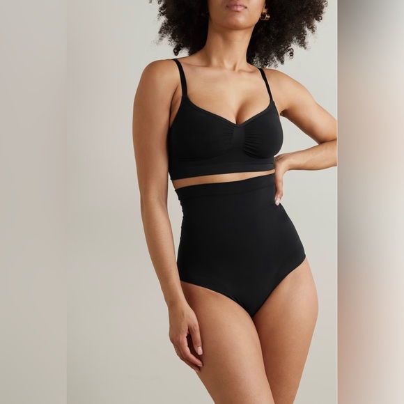 SKIMS NWOT Seamless Sculpt Bralette in Onyx - Picture 8 of 12